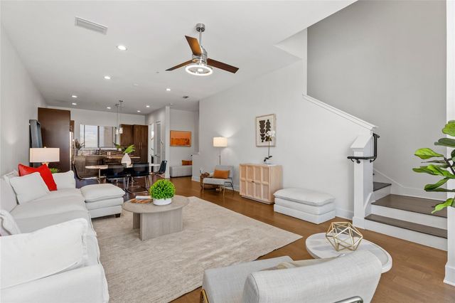 130 8TH STREET N, St Petersburg, FL 33701