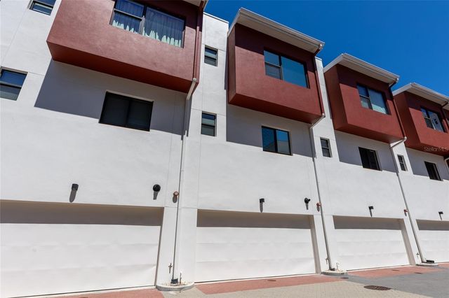 130 8TH STREET N, St Petersburg, FL 33701