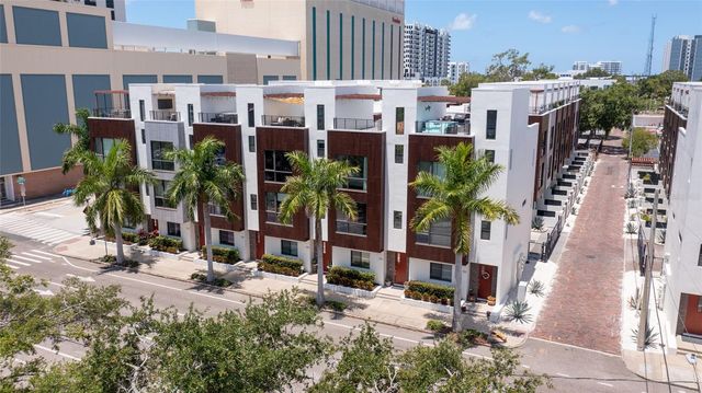 130 8TH STREET N, St Petersburg, FL 33701