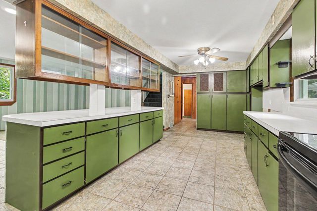 10624 Borgman Avenue, Belleville, MI 48111