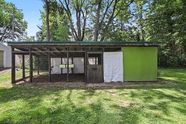 10624 Borgman Avenue, Belleville, MI 48111