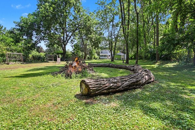 10624 Borgman Avenue, Belleville, MI 48111