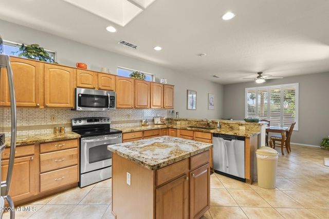 17031 W OASIS SPRINGS Way, Surprise, AZ 85387