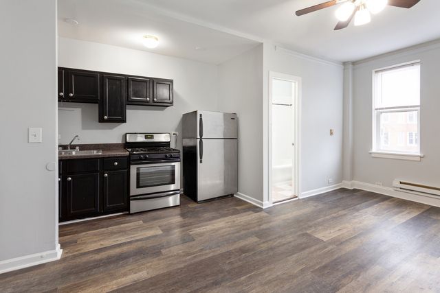 5860 N Kenmore Avenue 401, Chicago, IL 60660