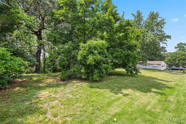 6240 Antire Road, High Ridge, MO 63049