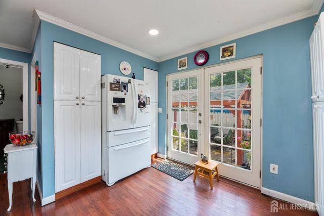 13 Chestnut Street, Farmingdale, NJ 07727