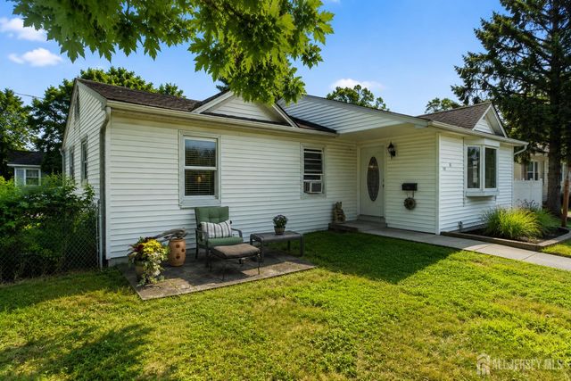 13 Chestnut Street, Farmingdale, NJ 07727