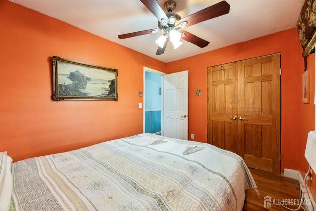 13 Chestnut Street, Farmingdale, NJ 07727