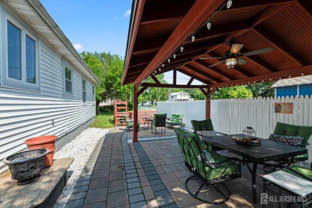 13 Chestnut Street, Farmingdale, NJ 07727