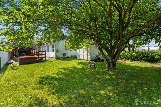 13 Chestnut Street, Farmingdale, NJ 07727