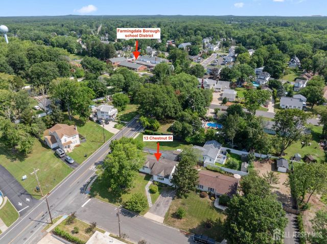13 Chestnut Street, Farmingdale, NJ 07727