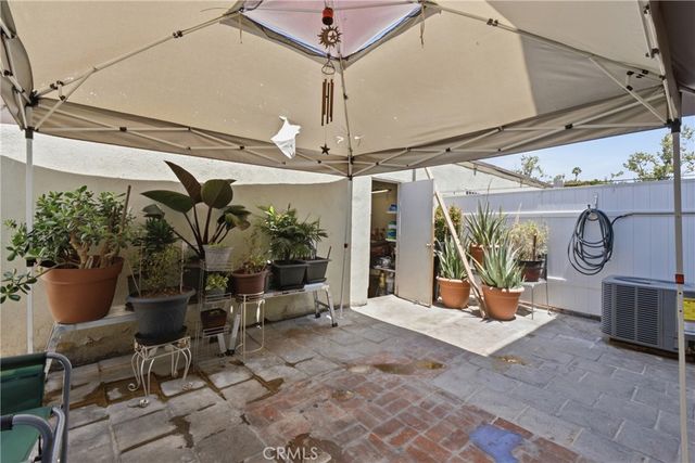 10015 Karmont Avenue, South Gate, CA 90280