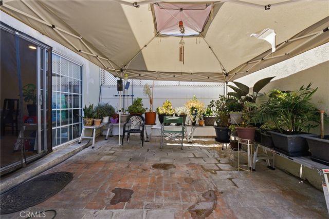 10015 Karmont Avenue, South Gate, CA 90280