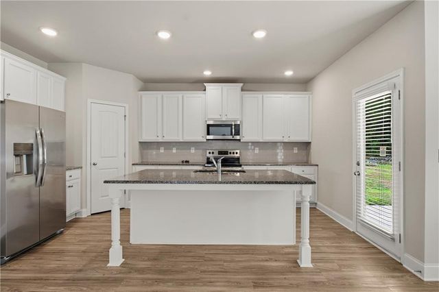28 Village Trace, Rydal, GA 30171