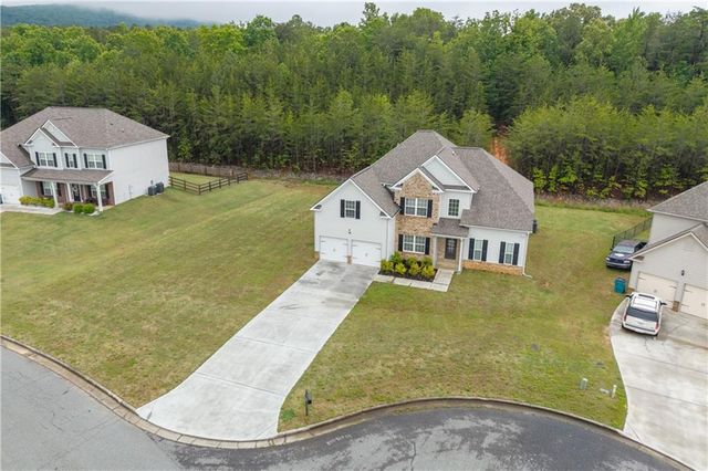 28 Village Trace, Rydal, GA 30171