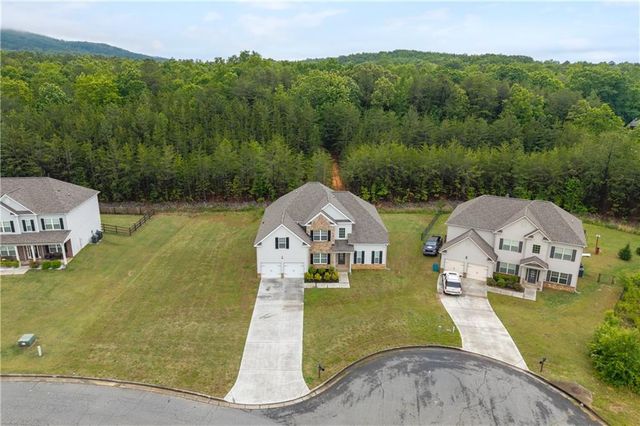 28 Village Trace, Rydal, GA 30171
