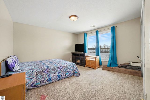 1466 E Pickard Road, Mt Pleasant, MI 48858