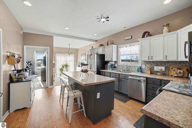 1466 E Pickard Road, Mt Pleasant, MI 48858