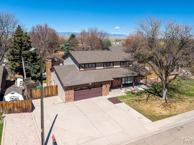 3 Knightsbridge Place, Pueblo, CO 81001