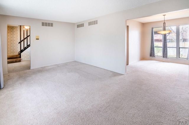 3 Knightsbridge Place, Pueblo, CO 81001
