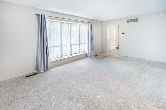 3 Knightsbridge Place, Pueblo, CO 81001