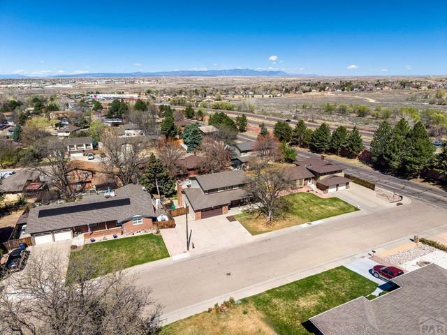 3 Knightsbridge Place, Pueblo, CO 81001