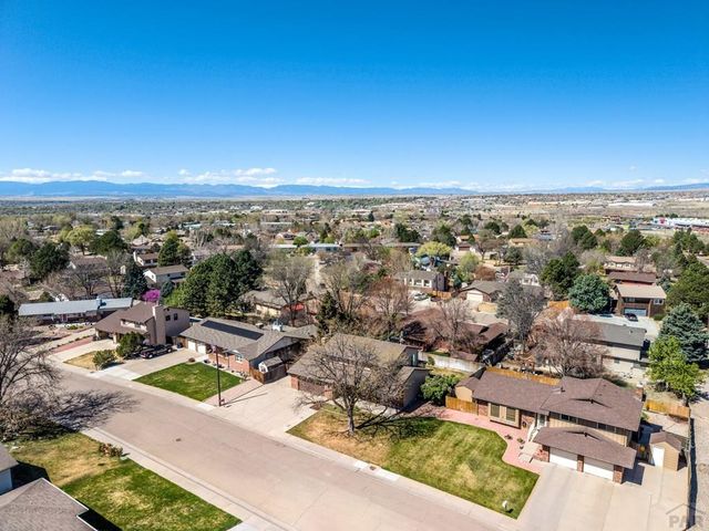 3 Knightsbridge Place, Pueblo, CO 81001