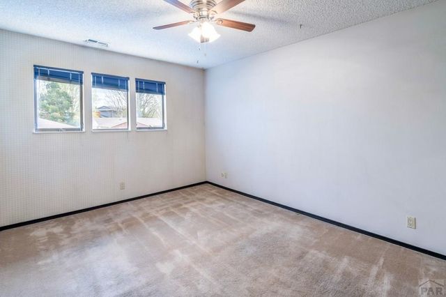 3 Knightsbridge Place, Pueblo, CO 81001