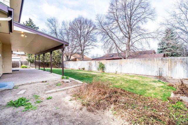 3 Knightsbridge Place, Pueblo, CO 81001