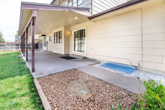 3 Knightsbridge Place, Pueblo, CO 81001