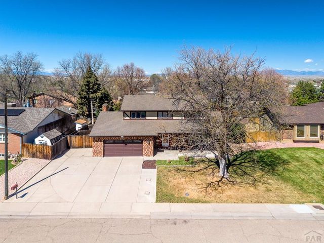 3 Knightsbridge Place, Pueblo, CO 81001
