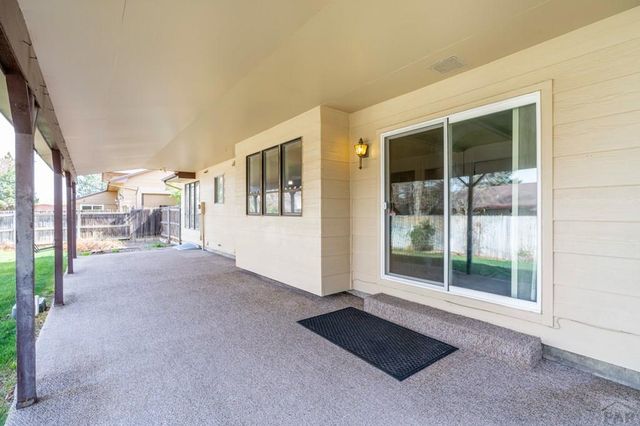 3 Knightsbridge Place, Pueblo, CO 81001