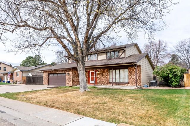 3 Knightsbridge Place, Pueblo, CO 81001