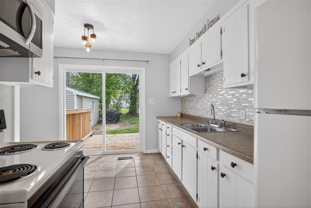 3455 Acacia Boulevard, Jackson, MI 49203
