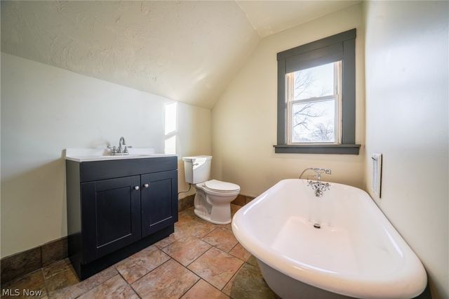 7610 Rosewood Avenue, Garfield Heights, OH 44105