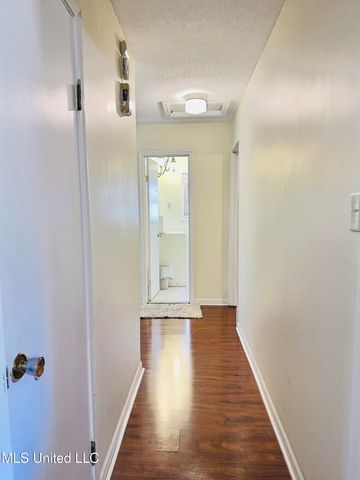 8237 Chesterfield Drive, Southaven, MS 38671