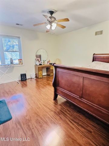 8237 Chesterfield Drive, Southaven, MS 38671