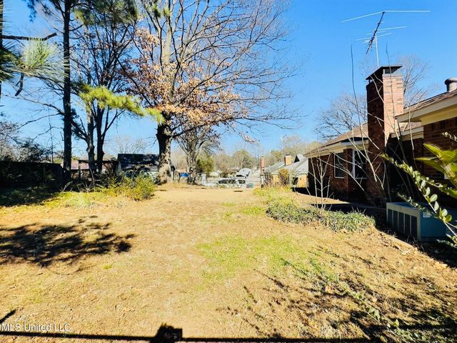 8237 Chesterfield Drive, Southaven, MS 38671