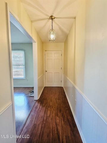 8237 Chesterfield Drive, Southaven, MS 38671