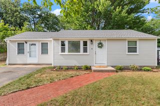 46 Lorchris St, Leominster, MA 01453