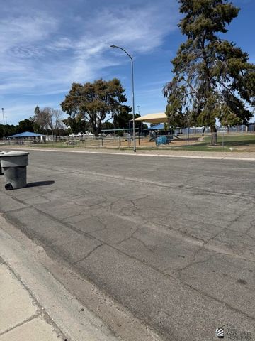 1157 E 23 St, Yuma, AZ 85365