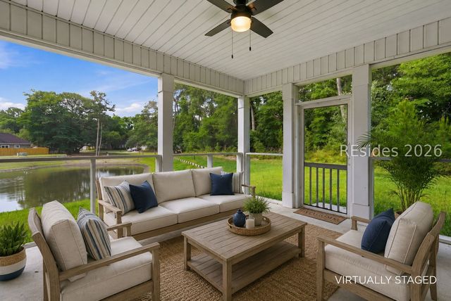 32 Avalon Dr, Beaufort, SC 29907
