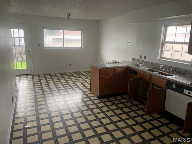 111 Kingshighway, East Alton, IL 62024