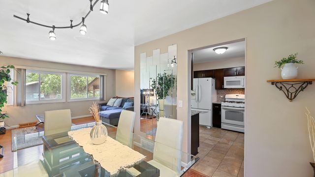 1326 Degener Avenue, Elmhurst, IL 60126