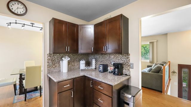 1326 Degener Avenue, Elmhurst, IL 60126