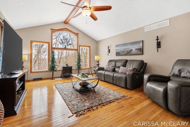 8409 Squires Street Ne, Courtland Twp, MI 49341