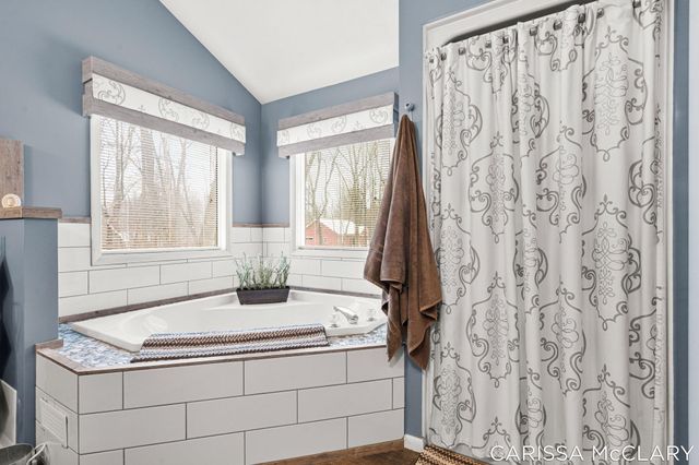 8409 Squires Street Ne, Courtland Twp, MI 49341