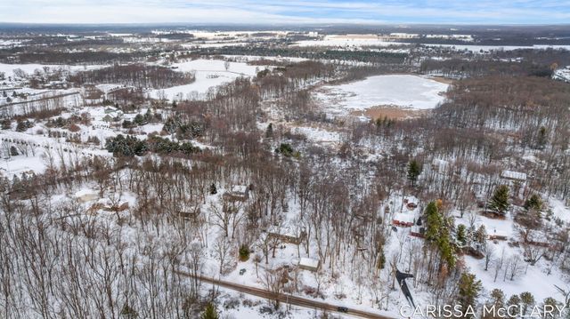 8409 Squires Street Ne, Courtland Twp, MI 49341