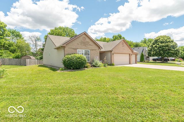 911 Port Drive, Avon, IN 46123