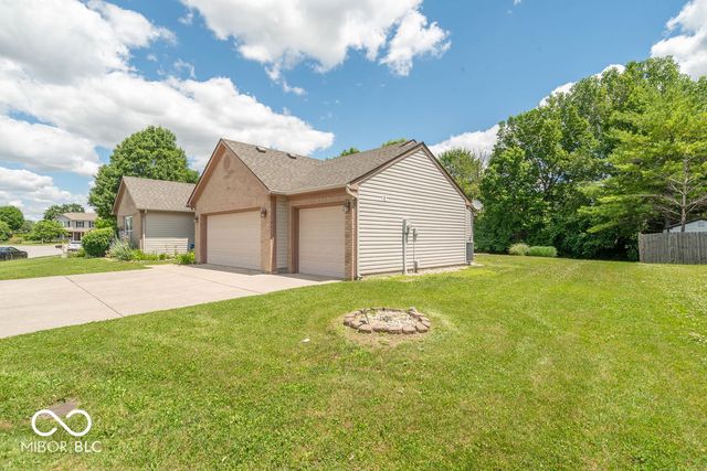 911 Port Drive, Avon, IN 46123